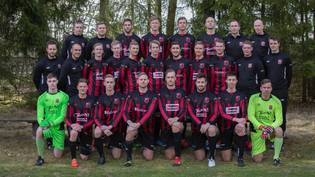 ENVFF_'s tweet photo. Seriepremiären närmar sig med stormsteg, detta är grabbarna som ska göra det!⚽️💪🏼 Genrep idag 14.00 på Edsvallen mot Främmestads IK! #envff https://t.co/xNoFV3NPSA