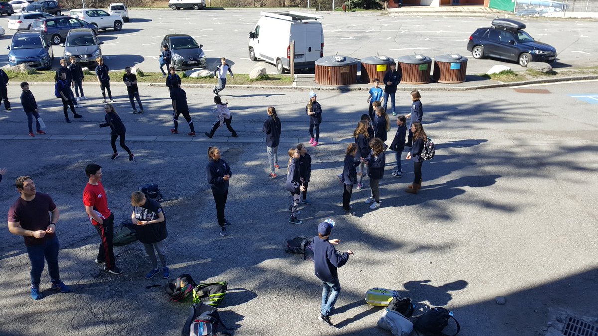 JuniorFreemens's tweet photo. A bit of running and some fresh air before boarding the coach to Turin airport #energyburn #teamtangerine #CLFSski #wayhome https://t.co/AWCwOBlJDd