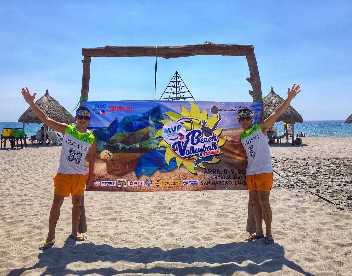 ryancoesq's tweet photo. Semifinalists, baby! 😎🌞🏐 #HVP2017 #itsmorethanbeachvolleyball #BVFestival2017 #GetInvolved https://t.co/XH1MLpHXn8