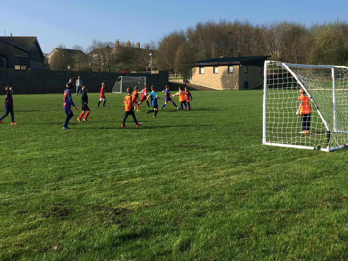 BeaconRangersFC's tweet photo. Spring is here for real. That means training is back at Withinfields and Long Lane. https://t.co/3sg6WEyngy