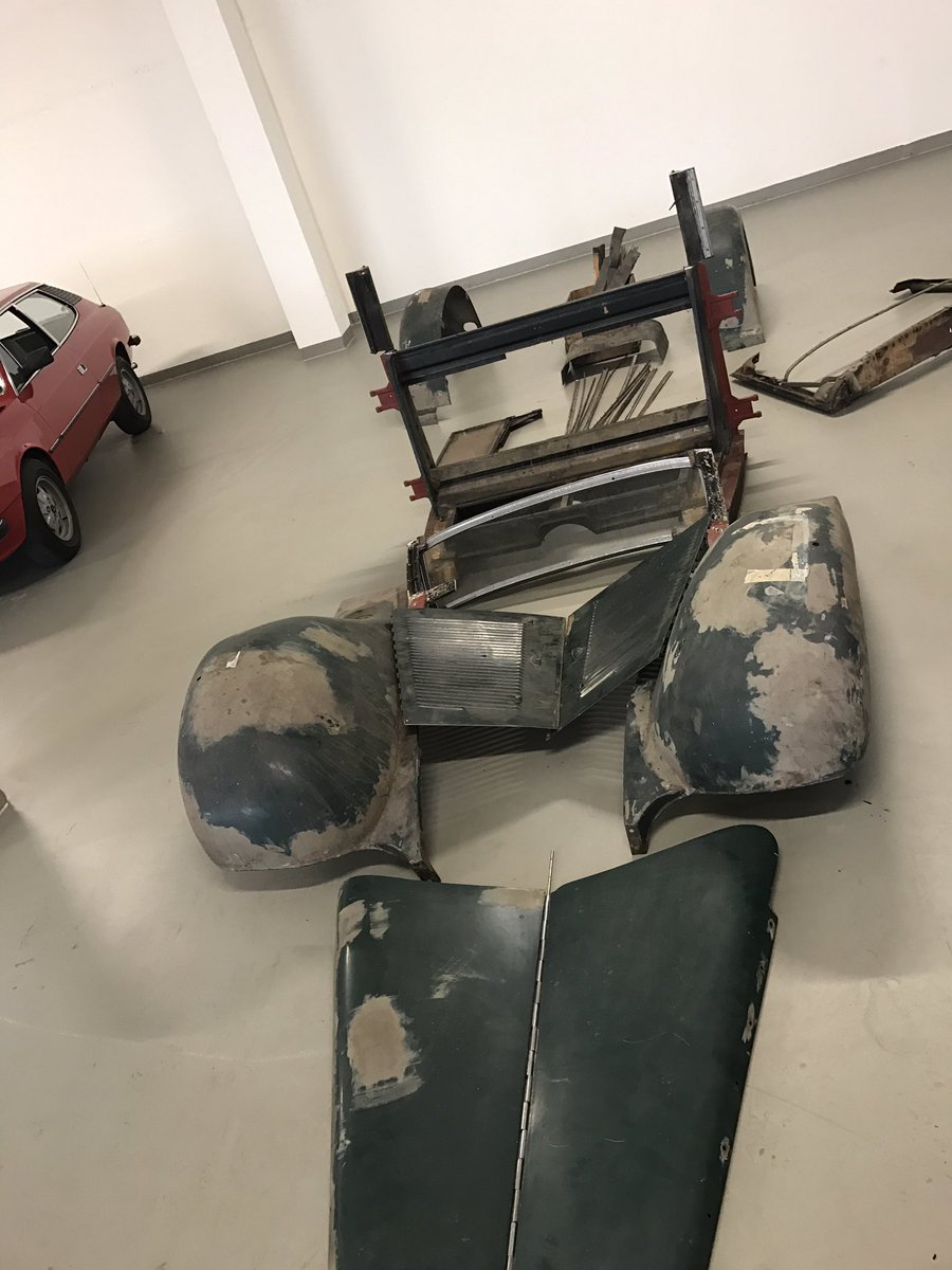 info_veteran's tweet photo. Mercedes Benz 320 W 142 Body parts for sell / 4500€ https://t.co/Yyadi0A6j1