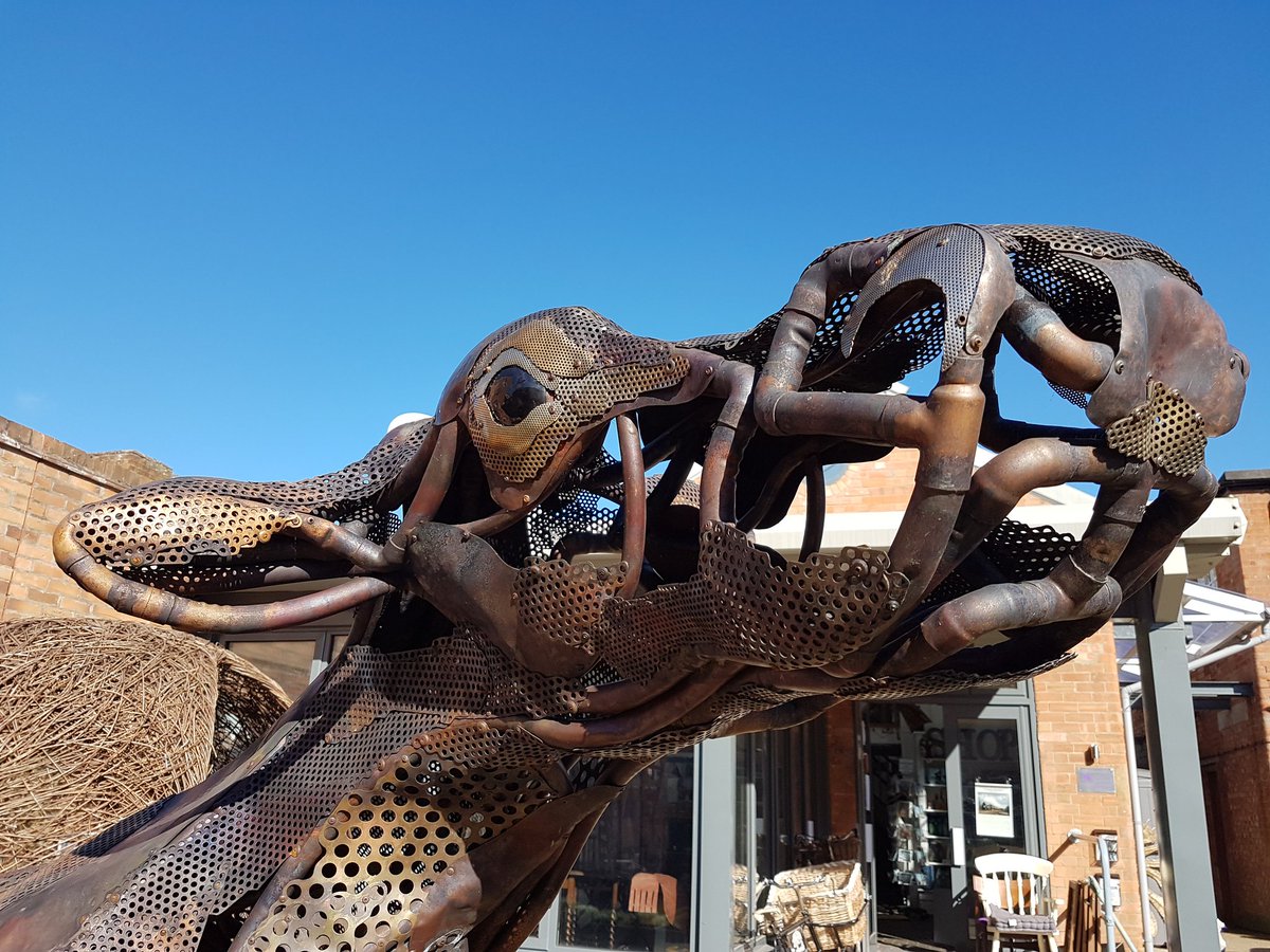 OldSlaughterHS's tweet photo. #StratforduponAvon #HeritageSunny sculpture garden now open @Escape_Arts https://t.co/w6PJta4p43