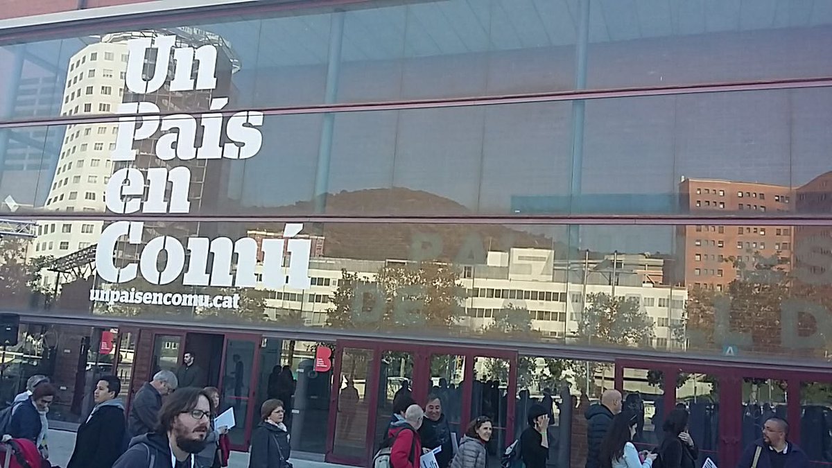 PConstClot's tweet photo. Avui la gent de @PConstituent de #ClotCampdelArpa participem a l'Assemblea fundacional #SomComuns perquè #SomConstituents #RepubliCAT99% https://t.co/BUPvLZEzTg