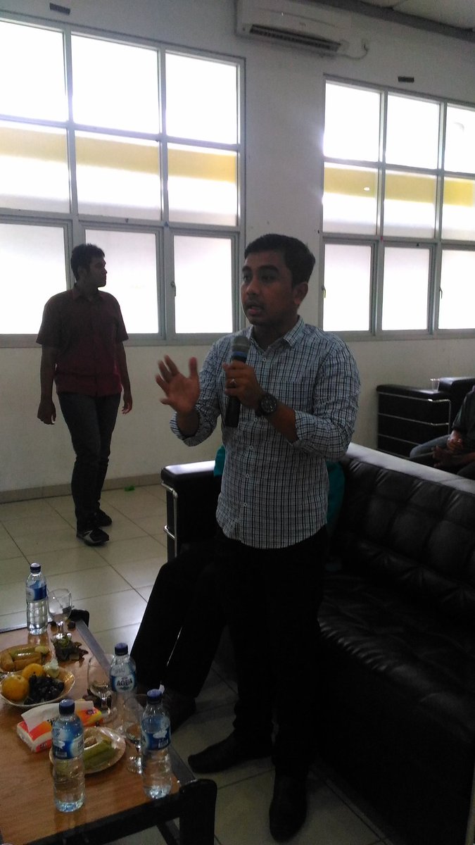 ESA_SKU's tweet photo. Pertanyaan (1) dari ketua ESA demisioner: Seberapa yakin kamu bisa menjalankan visi &amp; misi ESA? https://t.co/J4HmuOUW77