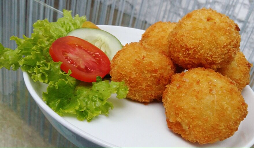 allin_2016's tweet photo. Inii Diaa!!! Menu Favorite Camilan "POTATO CHEESE BALL"  Harga : 15 k

☎ 0271-742227 https://t.co/pWjgzloqCP