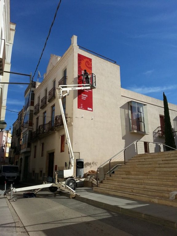 BenicarloInfo's tweet photo. Multiserveis Gil. Ronda del Remei, s/n Alcanar. Telèfon: 628427215. + INFO: https://t.co/Qh1ETC06bd  #empresarecomanada #fusta #electricitat https://t.co/N2tdXvQqLc