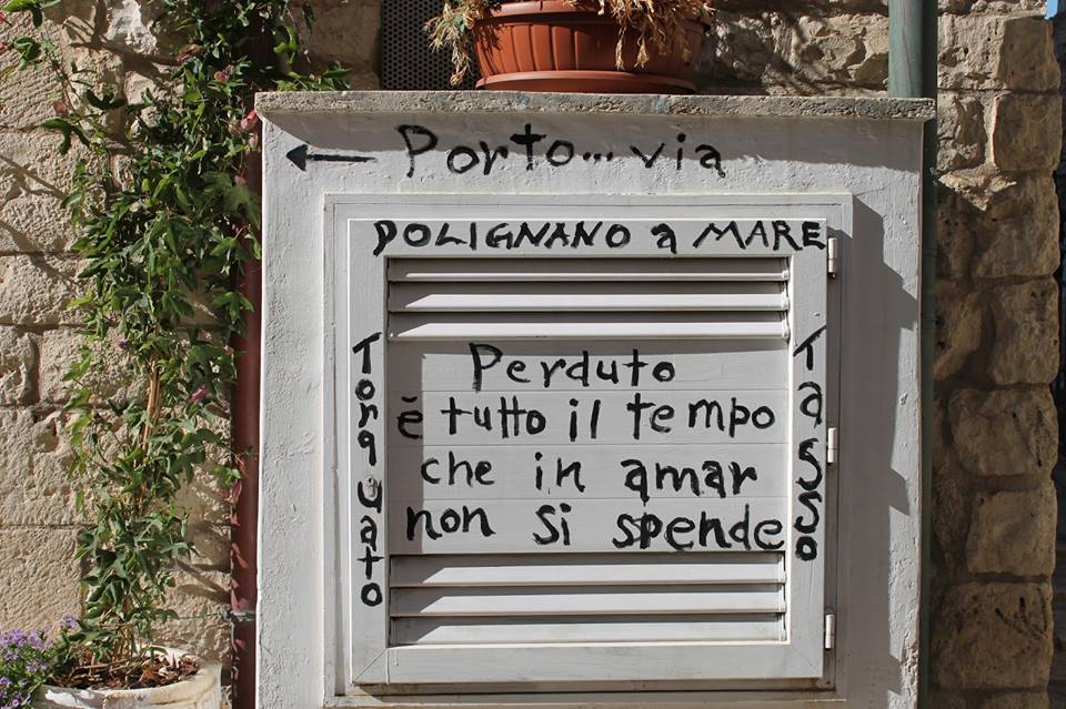 EdenPuglia's tweet photo. Perchè #PolignanoaMare ha cultura... Buongiorno così!
#TerradiBari
#VacanzeInPuglia #EdenPuglia https://t.co/H4dnK9a19y