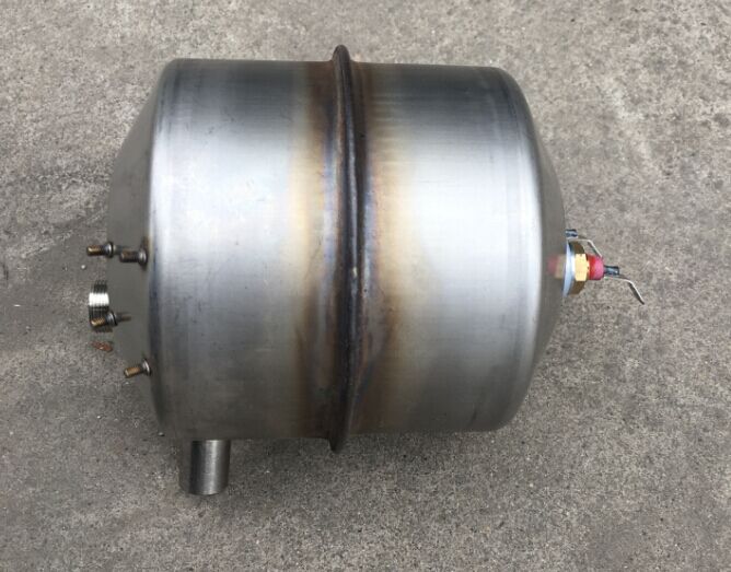 TaizhouYuling's tweet photo. A client from Italy, buy 10000 pcs boilers. https://t.co/GbQto29Tdr