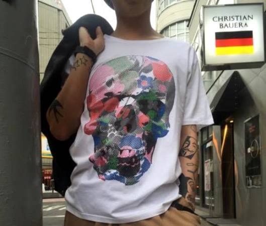 CALDO_CUORE's tweet photo. CUORE仙台店　ROLLAND BERRY ローランドベリーからフラワースカルＴシャツ

詳細はこちら:https://t.co/0bIN1206eK

#ROLLANDBERRY #ローランドベリー
#Ｔシャツ #トップス
#CUORE #クオーレ 
#仙台 #宮城 #東北 https://t.co/brtRrTHS5U