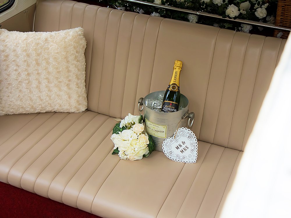 kevskampers's tweet photo. #wedding duty for Honey today :-) https://t.co/yCwa7YqVO8