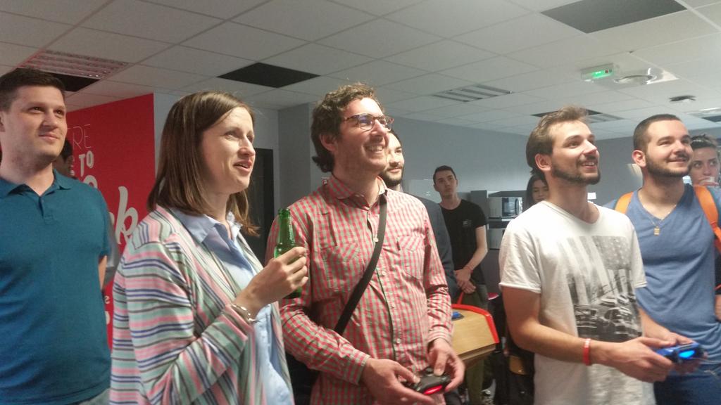 MyHouseGaming's tweet photo. Soirée éphémère à @Prismesport avec @KNGesport @McarreM2 @BlackoutOW @GameOkami et plein d'autres! Orga Top 👍 https://t.co/wK16iq8bLJ