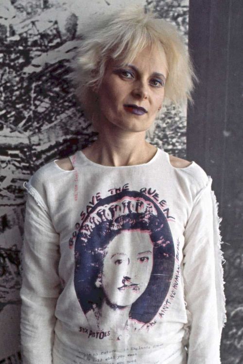 Happy birthday to Vivienne Westwood. Photo from 1977. 