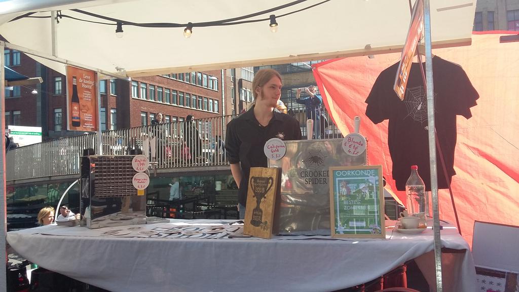 Timothy is ready! Fresh Blonde d'ete has been delivered. Brewer is sitting in the sun. See you soon!