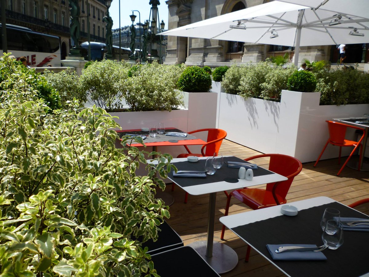 LOperaResto's tweet image. Parcours du Marathon de Paris Dimanche 9 avril 2017 - Profitez du soleil pour vous arrêter sur la terrasse du restaurant de l'Opéra Garnier.