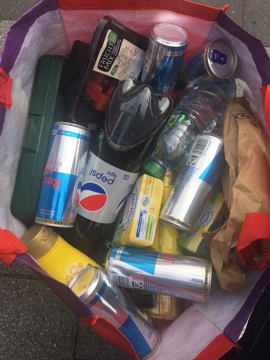 TimKalation's tweet photo. Einkauf für den #24h-Stream ✅ Ab 13:00 gehts los; mit dem Zusammenbau des neuen Super-PCs! #TimSchraubt #TechnikTim 😳😁✌🏼 https://t.co/OybetYVVUK