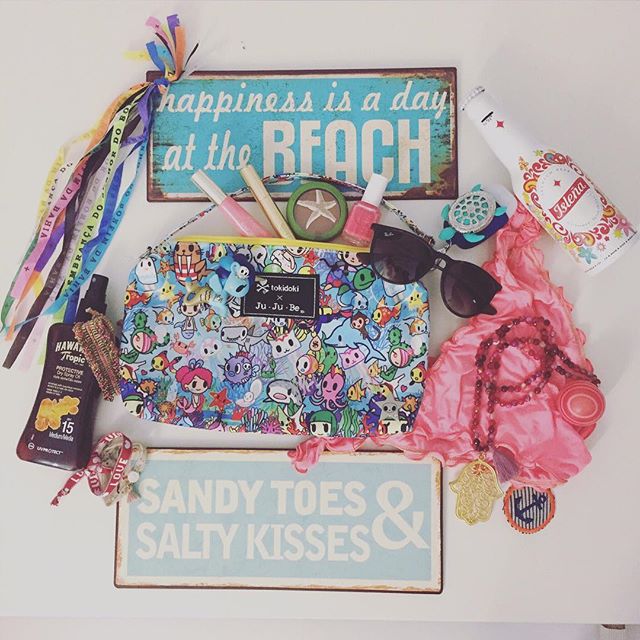 islenabeer's tweet photo. Perfect beach pack! 😉 . "okay jetzt brauche ich aber wirklich Sommer" ☀️🌺🦀🐬 @jujube_europe @jujube_intl  📷: @wildboysmommy https://t.co/79h4piSnrH