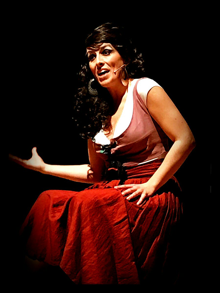 LunaRojaTeatro's tweet photo. La palabra frente a lo antes nunca visto. El pasmo ante el maridaje entre la caricia y el navajazo. El #Teatro es tu regreso a Ítaca. https://t.co/bwfRARZ0Hw