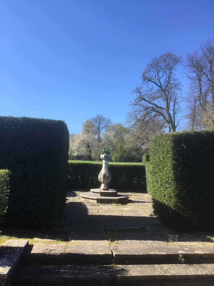 LeightonParkMus's tweet photo. What a beautiful day on The Park. Better book some of this weather for Music for a Summer's Evening #mfase @LPSchool #dontuseitallup☀️ https://t.co/1rkUqcfIHR