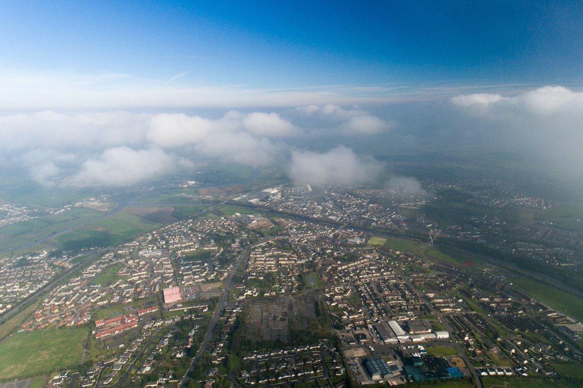 workingsux's tweet photo. low clouds rolling into #strabane during #anglingfair weekend @WeatherCee @barrabest @LeonaONeill1 @Strab_Chronicle https://t.co/d8OwckgHeM