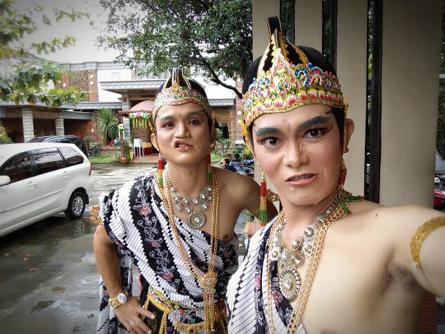 ghanz_sadewa's tweet photo. Indah nya Dunia Seni.

Job show di Syang Dhiva tgal 5 april 2017 https://t.co/exq1BRRZgU