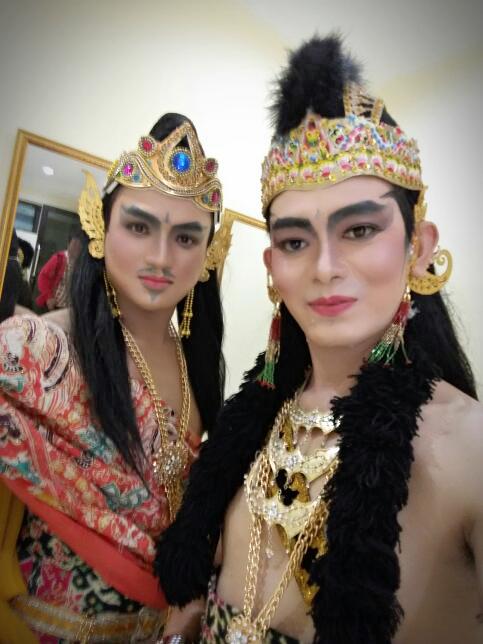 ghanz_sadewa's tweet photo. Kekonyolan kita sebelum Perform..
Hahaaaa https://t.co/tWMaEwoHeT