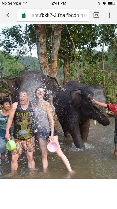 Bathing with elephants https://t.co/C5EL9GfJNJ<a href="/tag/americafuckyeah"class="tags"><span>#americafuckyeah</span></a>
