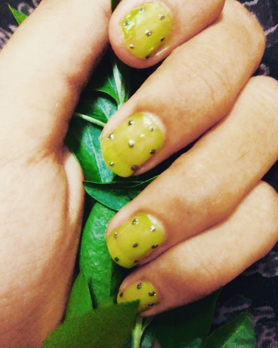 Revontulle's tweet photo. DOTS N NAILS!!
https://t.co/MZQxm0X5R3
#nailart #revontullet #nail #nails #dotnailart #art #green https://t.co/8N4hbSVpTQ