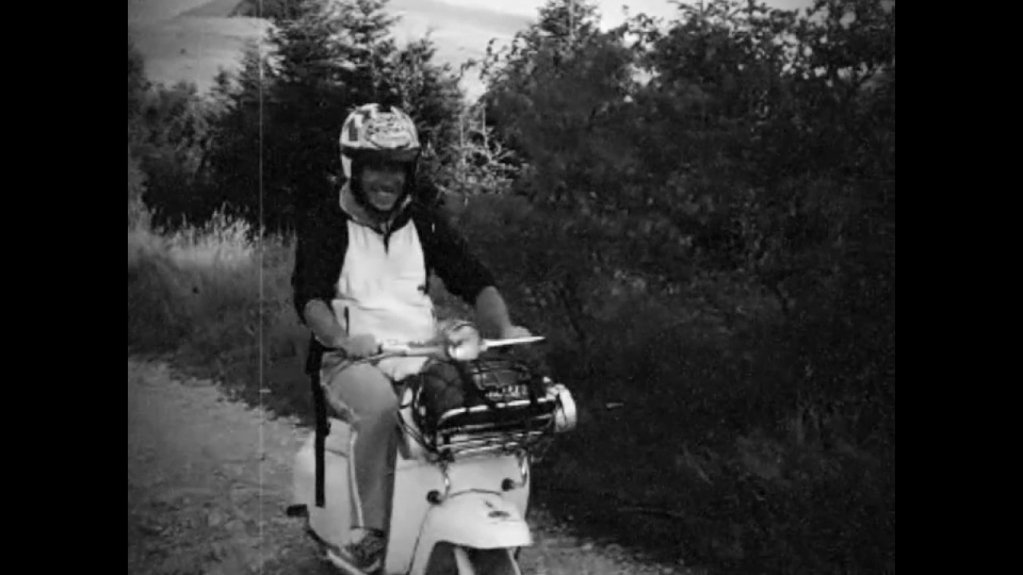 sibillinigo's tweet photo. #sentiero rosso come un tappeto per la mia #lambretta #fargno #sibillini https://t.co/HM7lZaXDKe https://t.co/6HdhsZuxze