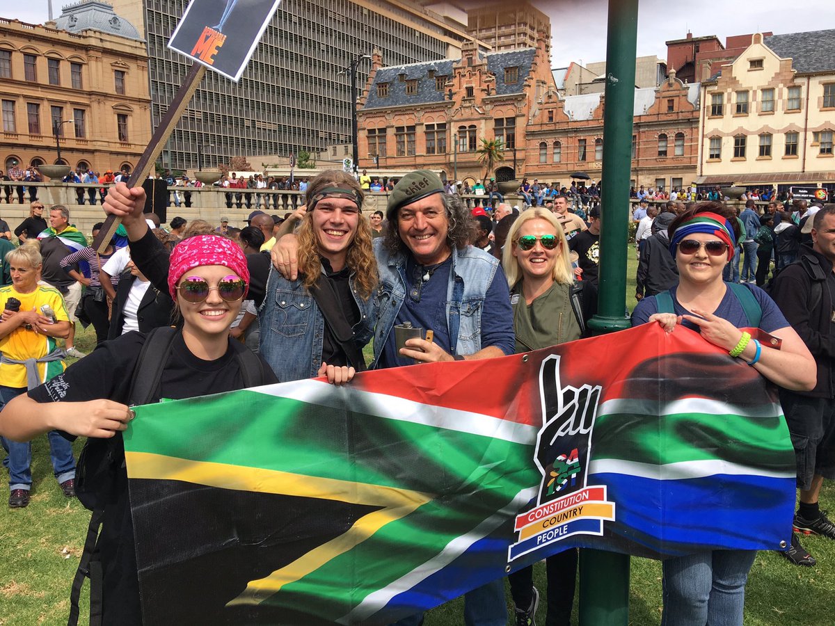 MissK5555's tweet photo. #peoplesmarch #pretoria #ChurchSquare #UnionBuildings #SaveSAmarch https://t.co/ekr5tF5sQD