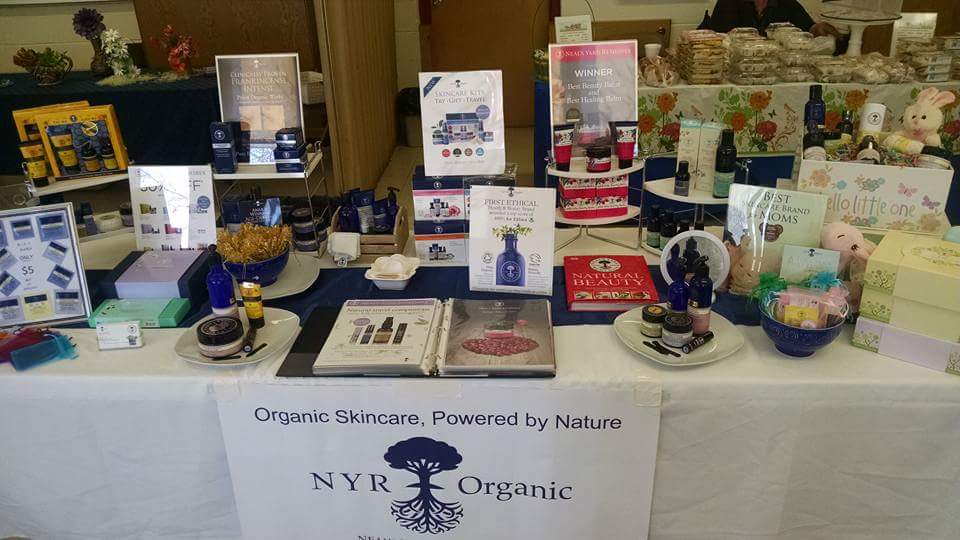 RohdeLisa's tweet photo. Stop by and say hi! North Royalton UMC 13601 Ridge Rd from 11-4. You can't miss me I got the prime spot first table!! https://t.co/Brc49E0unW