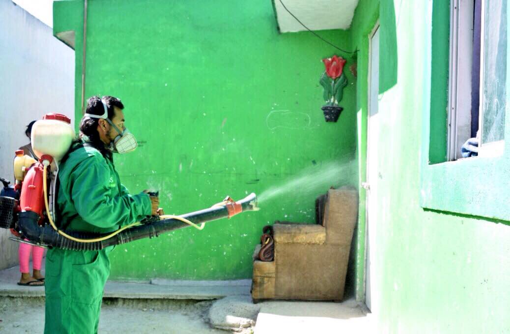 Gabyoss's tweet photo. Inicia campaña de fumigación en col. Camino Real #Nava  #Vectores @SS_Coahuila @rubenmoreiravdz https://t.co/xRMbheawJz