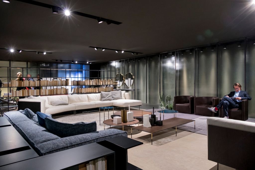 iSaloniofficial tweet picture