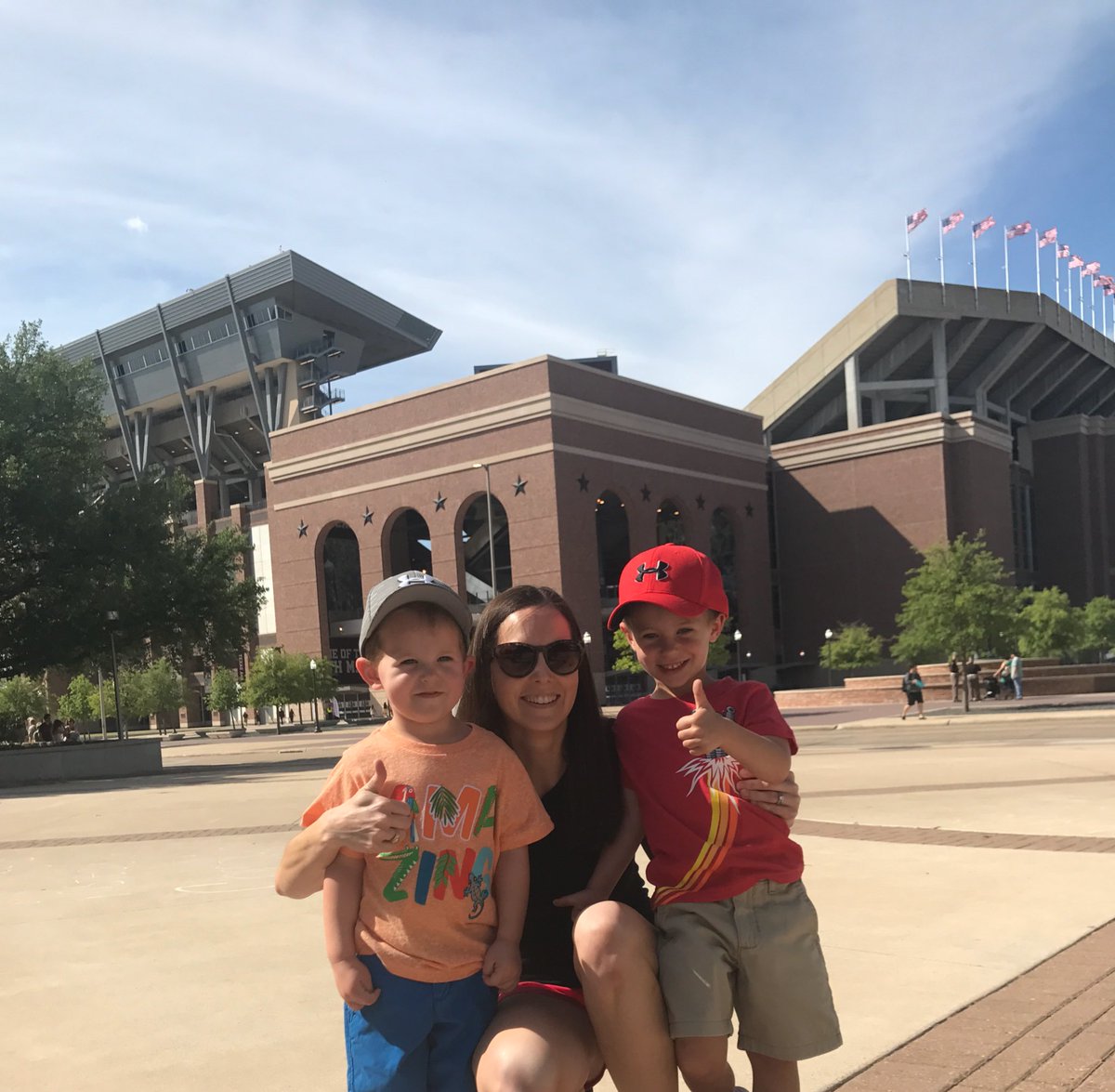 kateauthier's tweet image. Spending some time @TAMU with A &amp;amp; B! Best place in the world! #classof08 #futureaggies #gigem @m_authier
