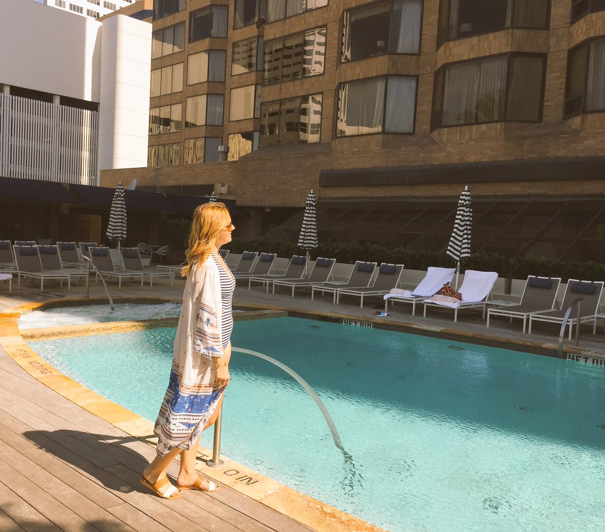 ItsNotHouItsMe's tweet photo. Staycation Downtown continues at @FSHotelHouston with pool and spa! #visithouston #dthtx https://t.co/theWzGh5yp