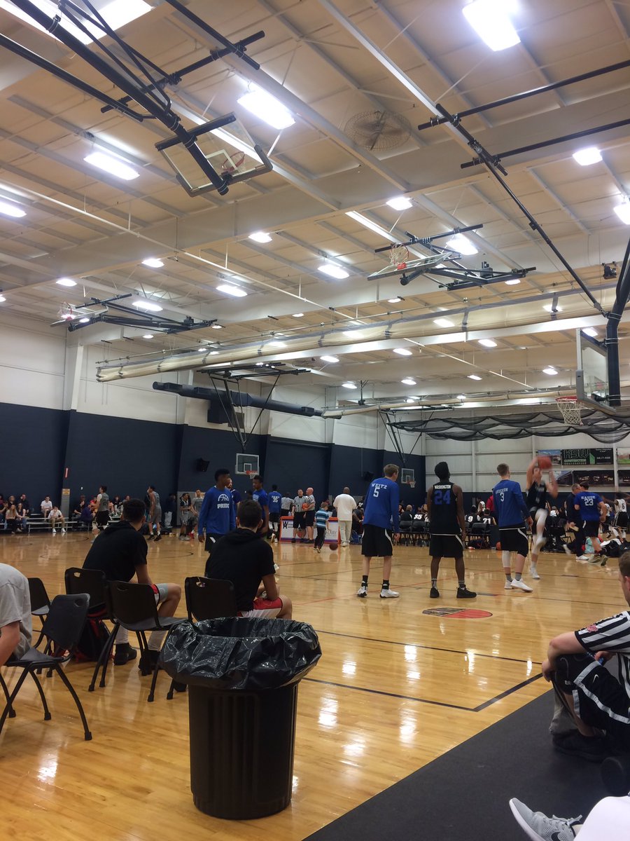 Pio_CarrollMBB's tweet photo. Great event put together by @ROCKSpringClass this weekend! https://t.co/tU1cHP2ePS