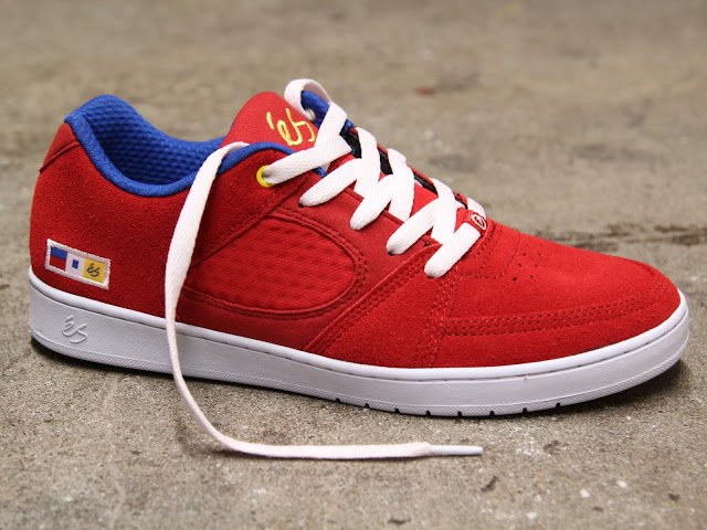 damageduluth's tweet photo. Just hit the shoe wall! @eSskateboarding #AccelSlim #DamageBoardshop https://t.co/gEszksf7kn