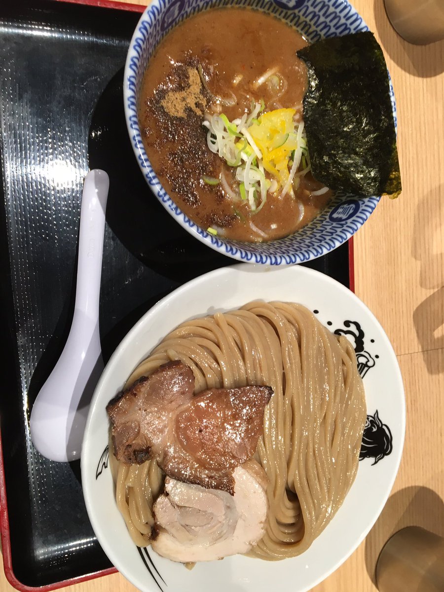 Re38597270's tweet photo. みんなラーメンのツイートしすぎ
本当ラーメン嫌いだわ
今日昼おとど食ったけど。
今ラーメン食いたいけど。 https://t.co/lJhvwfl8k6