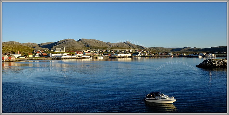 Qualityresort's tweet image. The Norwegian fishing town of Mehamn in the far north.  24 hours of darkness in winter, 24 hours of sun in summer #Norway #Mehamn #Norge