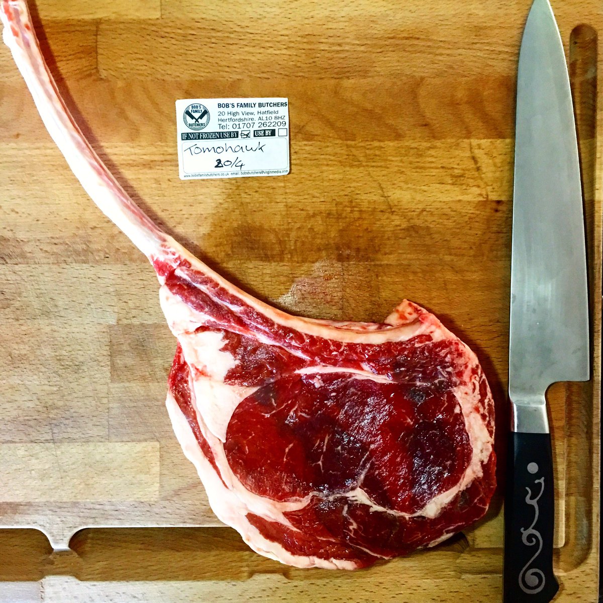 DanielShahin's tweet photo. #TomahawkTime courtesy of @bobsbutchers | sat on the @grillspezialist1972 Cuttworx Board with my @ioshenknives Chefs Knife https://t.co/0jxBSZlGr4