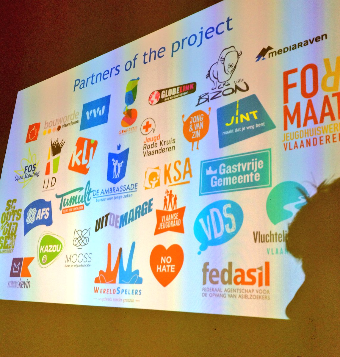 CAutengruber's tweet photo. The Flemish Youth Council (VJR) created a project to connect youth workers &amp; young refugees: wereldspelerd.be #OpenUp #RefugeesWelcome https://t.co/J3kMgajAYf