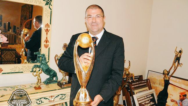 RuiCampos59's tweet photo. Holding #CAF ChampionsLeague trophy during a #Lubumbashi visit to @TPMazembe president. Good time. @portalangop @RedeAngola_INFO @FIFAcom https://t.co/XASoCdUica