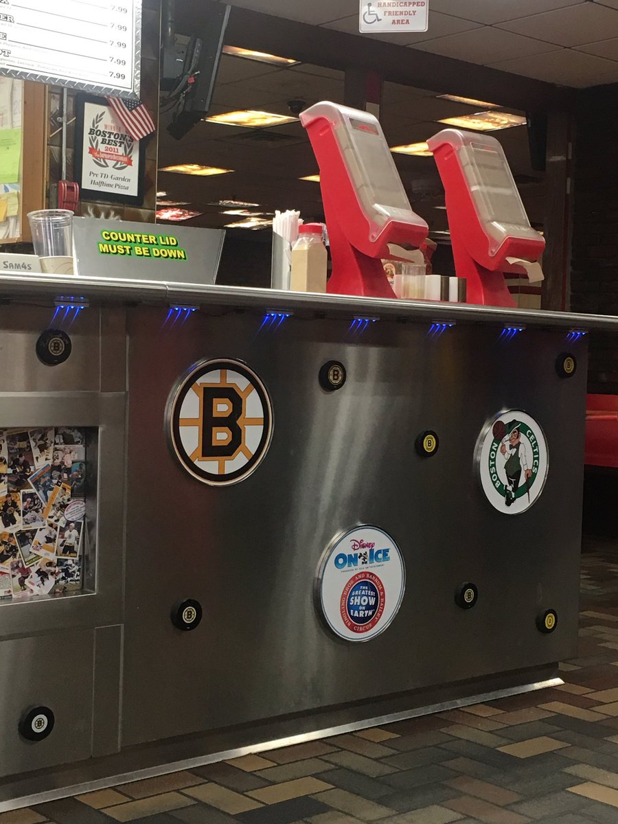 MamaGercks76's tweet photo. Prepping for the game @ #HalftimePizza @NHLBruins #bostonbruins https://t.co/c17jvQMqPH