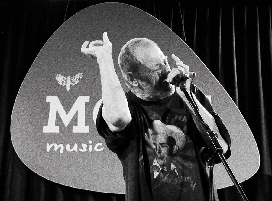 MOTHLIVE's tweet photo. True Legend!  MOTH went off again. Thanks Chris Wilson. And Shannon Bourne, Fenn Wilson and Leigh Sloggett. https://t.co/Zb7exhDvHa