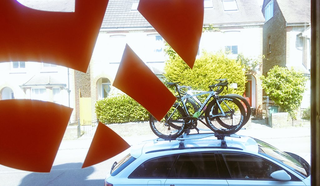 hostecc's tweet photo. Riders &amp; car ready @Maisonduvelouk today. Both "carbed" up. Good luck to @TAAP_Racing  at Hillingdon crits. https://t.co/ZDVWb4a0Ua