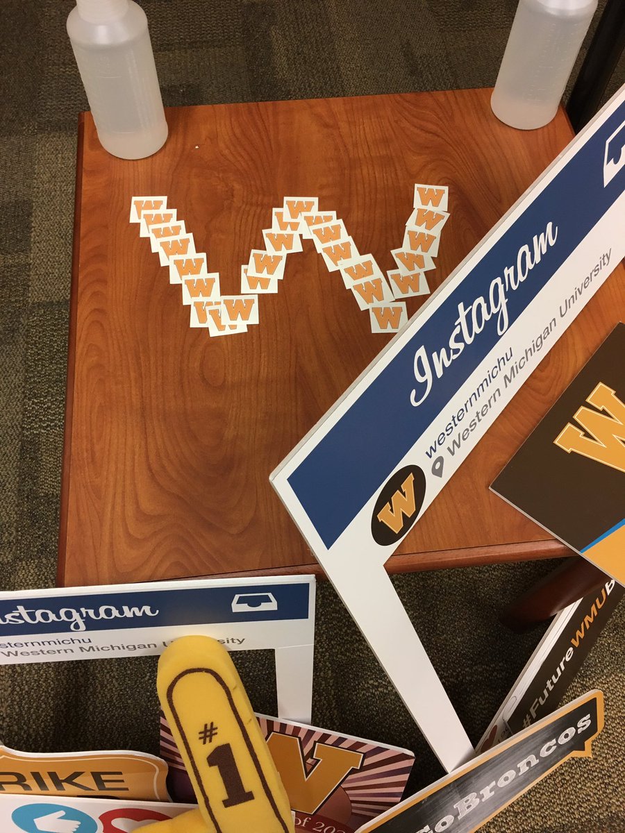 joshfrmwmu's tweet photo. We got our photo booth ready #wmuspotlight https://t.co/hHBYSIOtRH