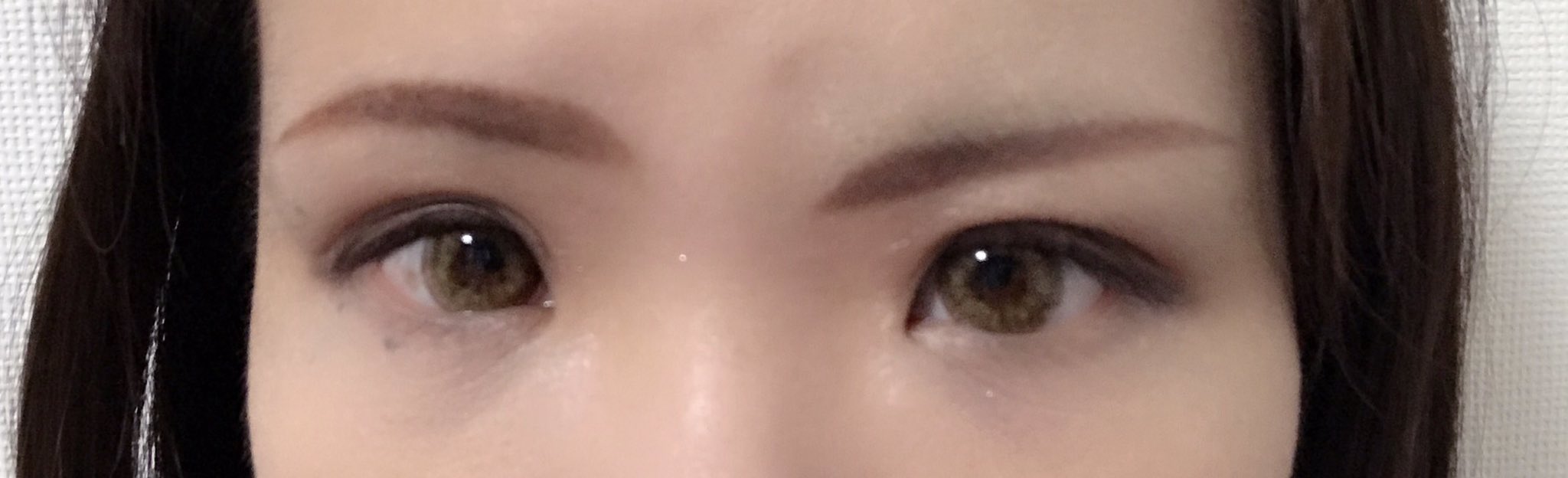 キザス 既にやってる人もいらっしゃるかと思いますが キリコスの時は自眉をコンシーラーとファンデで潰して 自眉より下の位置で眉毛書いてます 男性っぽい いかつさが出ます 添付画像は普段メイクに 眉毛片方だけキリコスの時の眉毛を書いてみた