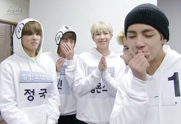 Alieva_Gulayy's tweet photo. Когда твой друг долбоеб,  но прикидывается нормальным
#bts #jungkook #taehyung https://t.co/tPTse3wmHn