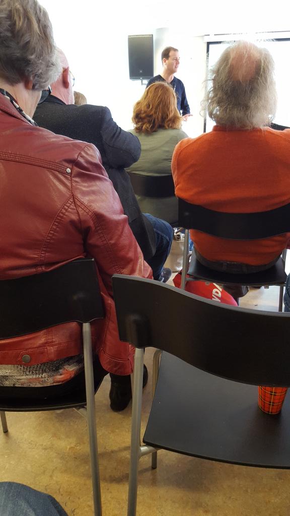 Fractie van Heemskerk  en andere raadsleden PvdA  worden bijgepraat door Lodewijk