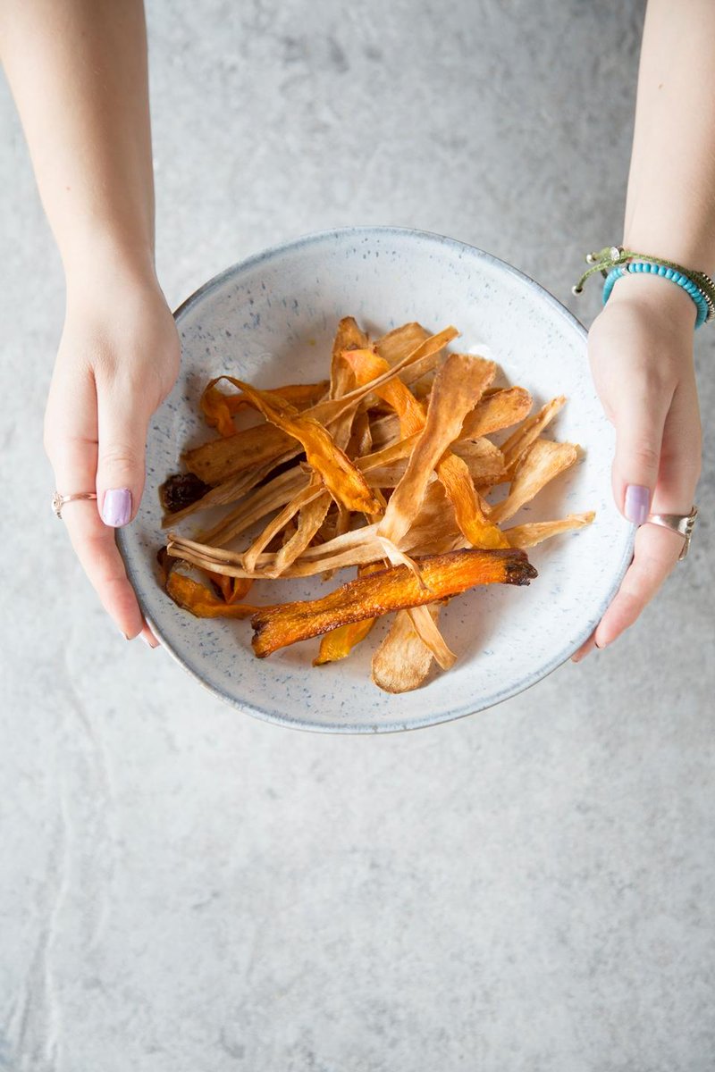 YellowKiteBooks's tweet photo. It's #IBSAwarenessMonth and #FODMAPFriendlyKitchen is here to help you make #lowFODMAP snacks for on-the-go:

https://t.co/llacYGzEzv https://t.co/2QHNweUOt3