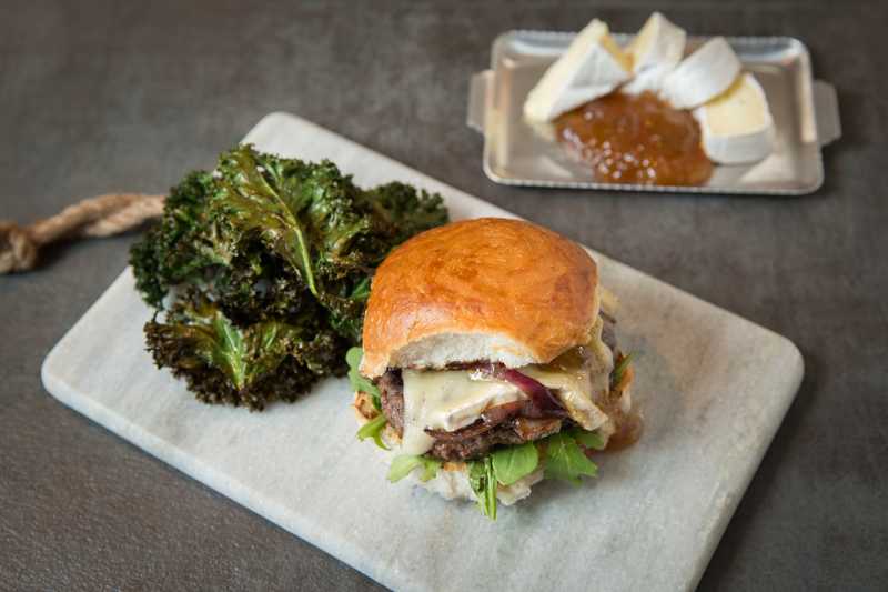 FreshArtistry's tweet photo. Fig and Brie Burger with Kale Chips - Order Today! (Link in Bio) https://t.co/NlDKXZUdvC